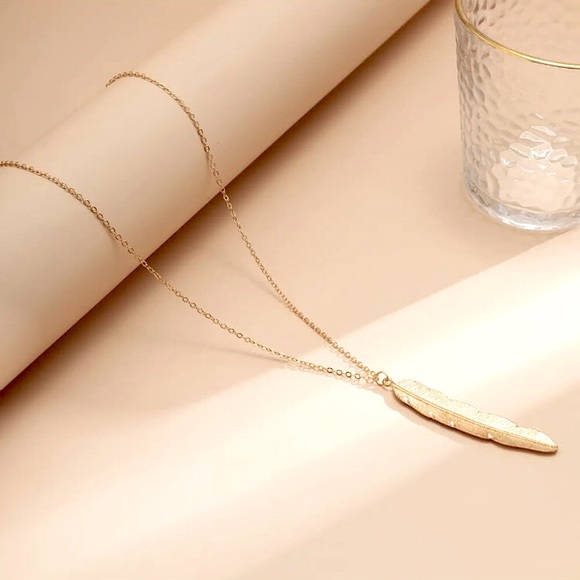 🔴𝟭𝟬/$𝟮𝟱🔴NEW Textured Gold Feather Long Bohemian Necklace - Picture 9 of 12